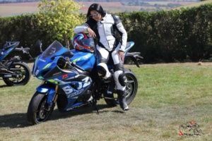 mulheres-motociclistas-fran-bueno-nova-suzuki-300x200-6368706