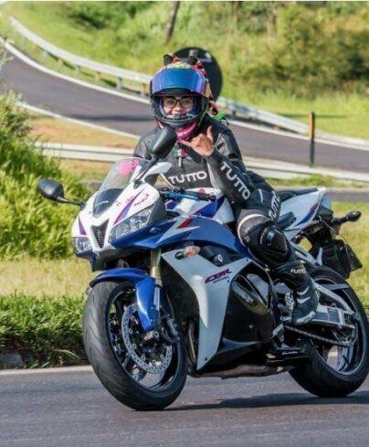 mulheres-motociclistas-karina-novaes-404x489-6577919