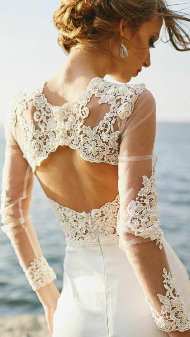 bordado e pedraria em vestido de noiva